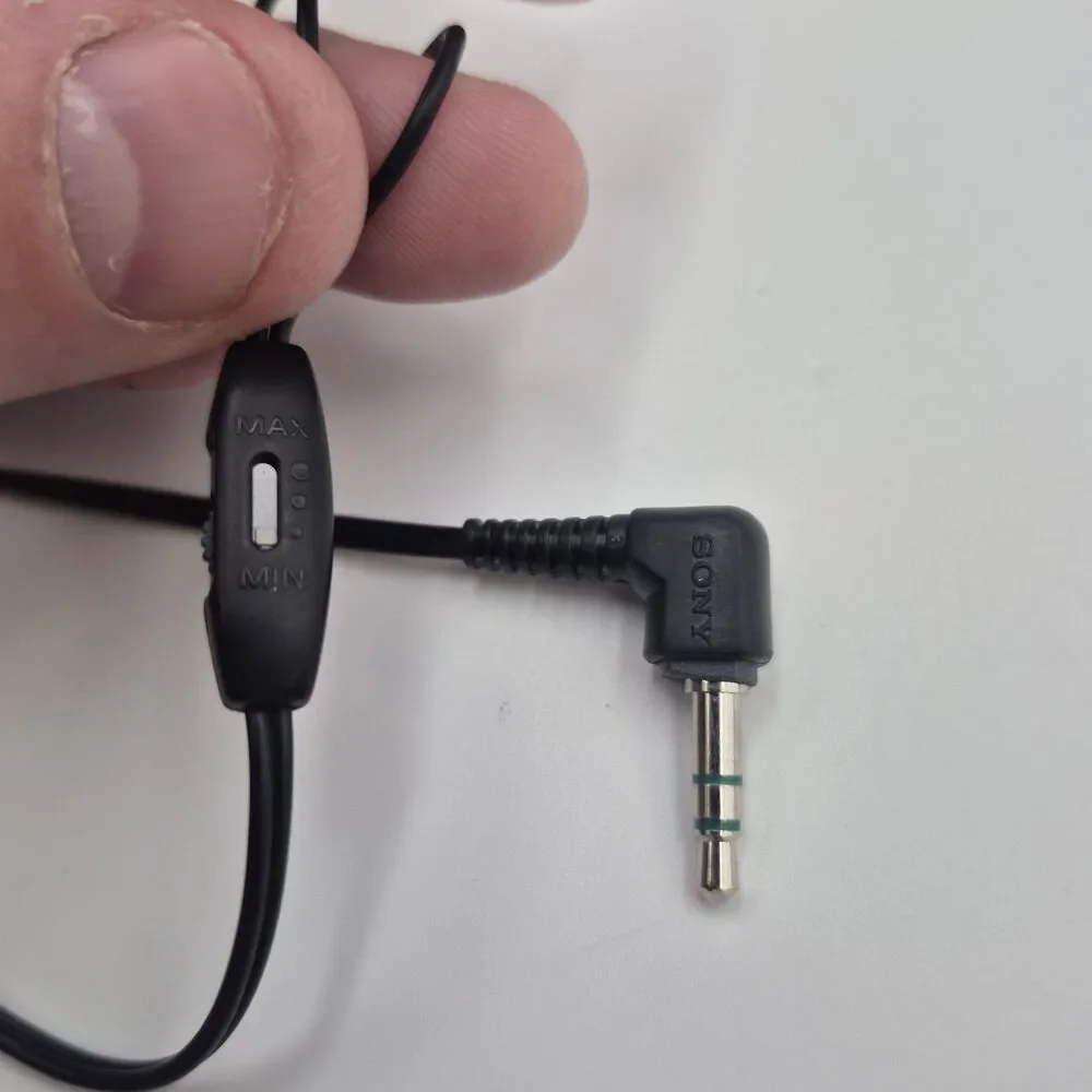 Sony  Stereo Headphones MDR-W24 Volume Control MDRW24 Black